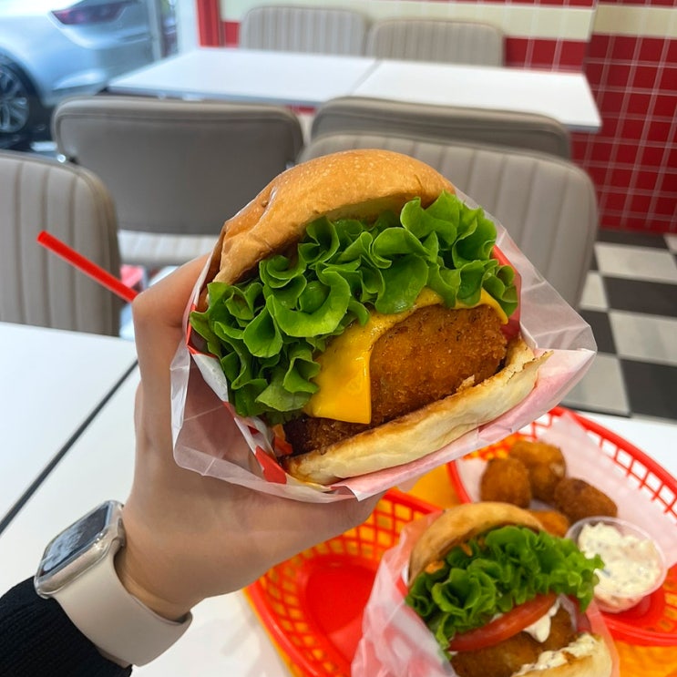  창원중앙동맛집 홀리베어버거ㅣ수제새우볼,통새우 패티 수제버거