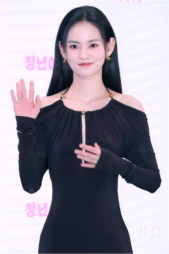 김윤혜 10월 25일 품절녀 된다 매력적 빌런의 아름다운 웨딩마치 소식!