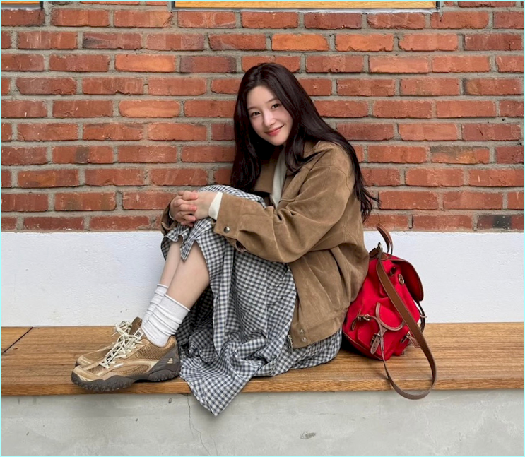  정채연 사복 패션이 유독 예뻐 보이는 이유? 아무도 말 안해준 3가지 디테일.