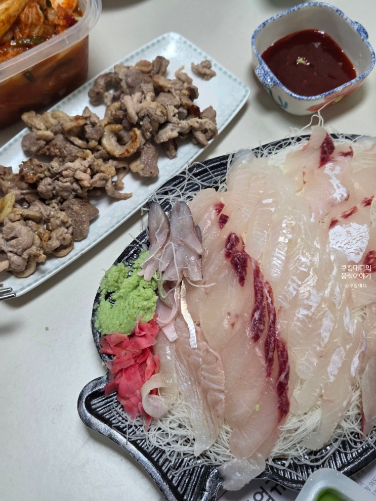  오리 로스구이 레시피 푸른회식당 오징어회 무침 음식 조합