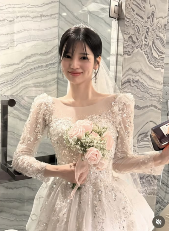  유병재안유정, 결혼 임박?! 웨딩드레스 사진 공개에 팬들 ‘깜짝’