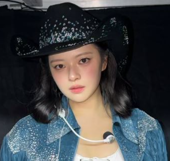  트와이스 정연, 건강 회복하고 ‘싱가포르 카우걸’로 복귀 “이제 완전체 완전 컴백!”