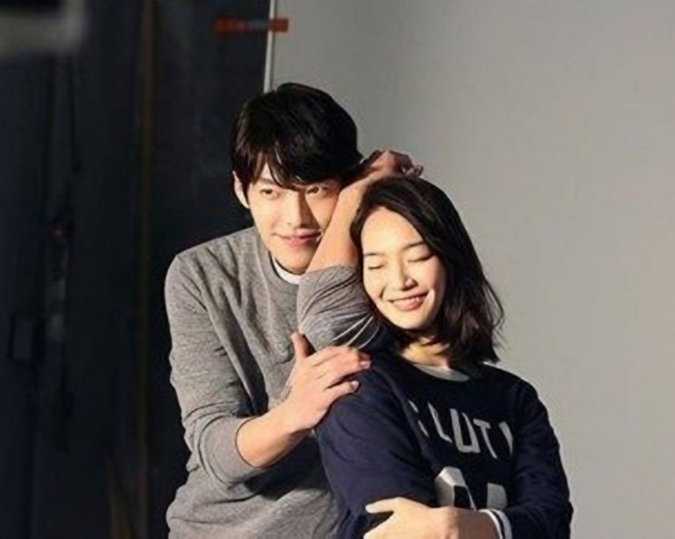  "이 커플 진짜 오래간다" 김우빈 신민아 열애 10년 근황 & 시밀러룩