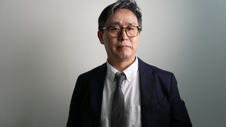 역사를 왜곡한 게 아니라, 왜곡된 역사를 바로 잡고 있는 것입니다