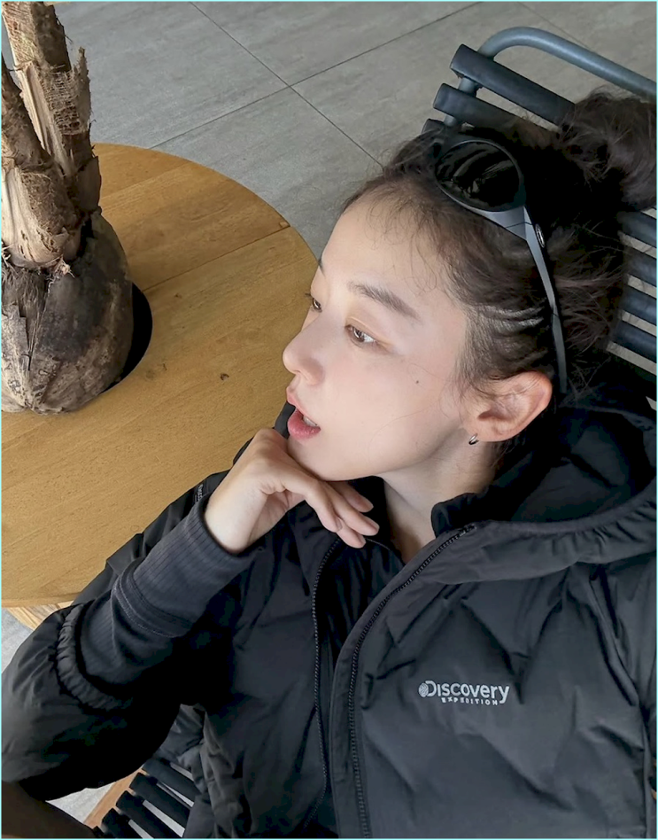  왜 이주명이 입으면 평범한 디스커버리 패딩도 달라 보일까?