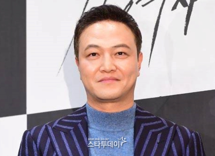 <b>정웅인</b>, "매니저에게 전 재산 사기당하고 <b>사채업자</b>에 <b>무릎</b>... 