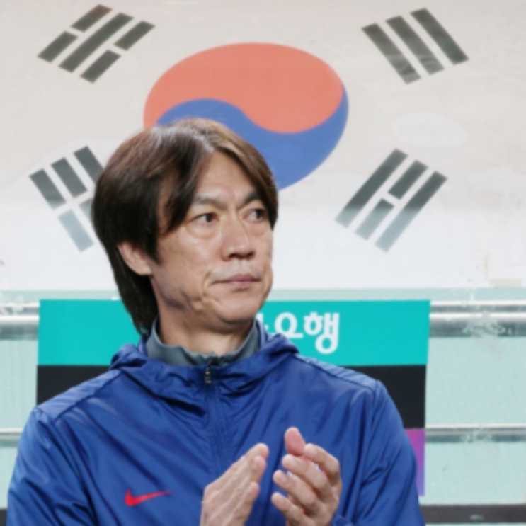 대한민국 축구대표팀, 파라과이에 2-0 승리!! 하지만, 축구팬들의 애정은 다 식었다!! 10년만에 A매치 최저인 22000명 관중입장!! 홍명보가 감독이면 나라도 가기 싫어!!
