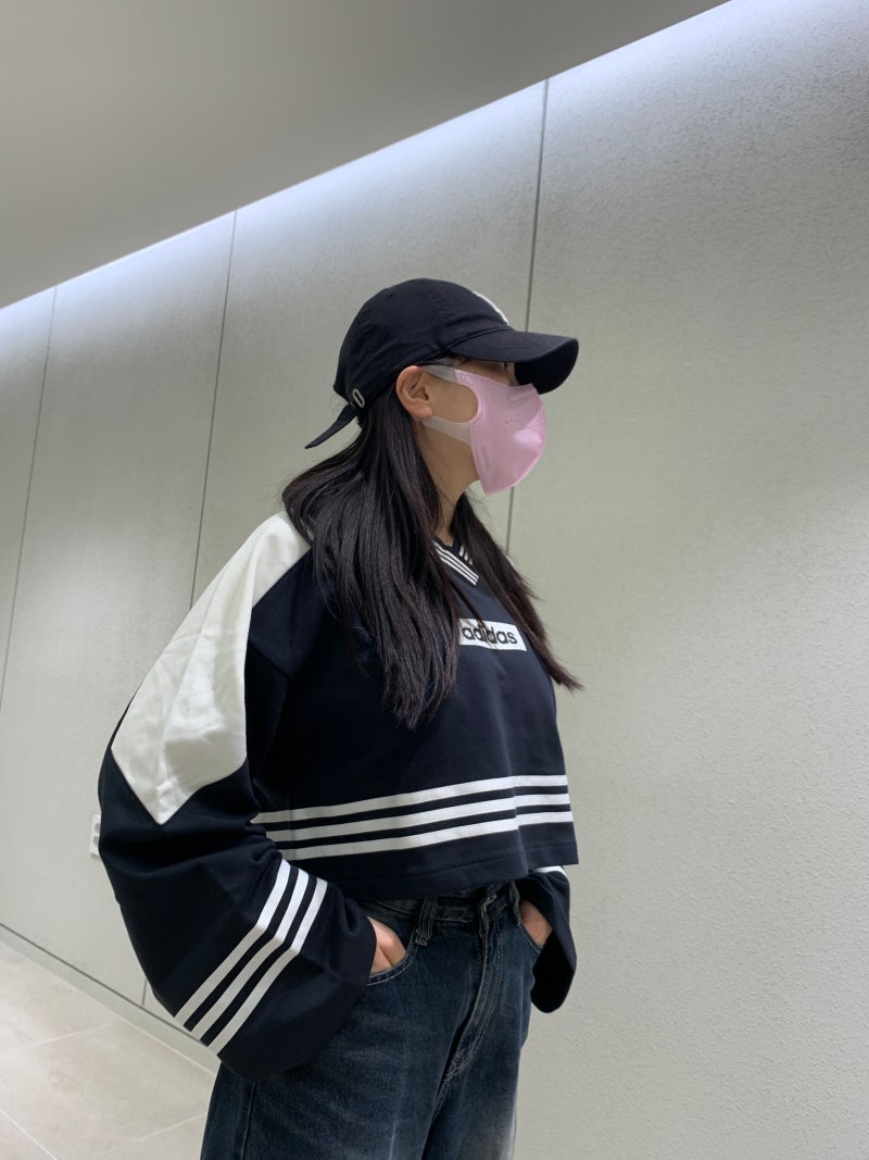 아디다스 오리지널 크루 크롭 숏 맨투맨