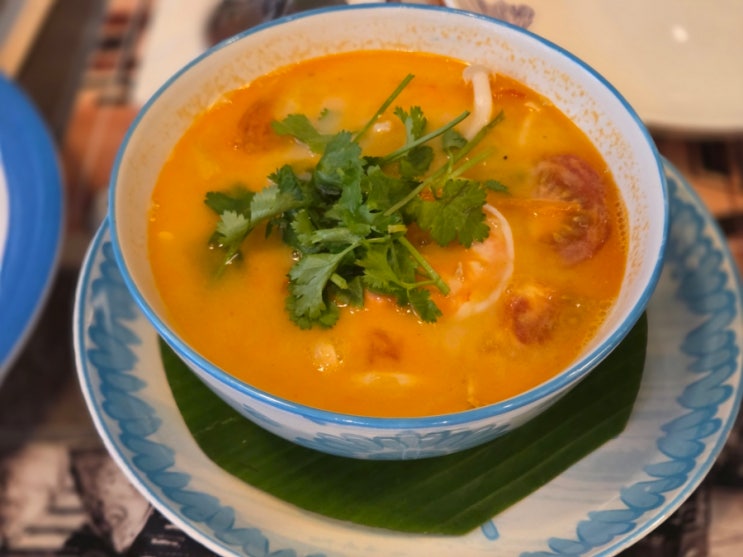  푸켓 정실론 타이 푸드 팩토리 - 똠양꿍, 팟타이, 어린이볶음밥 (Thai Food Factory)