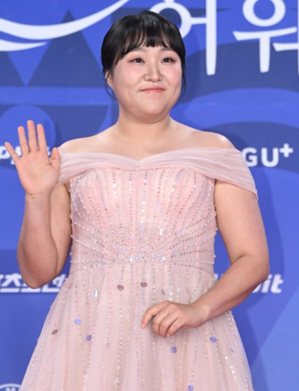 <b>이수지</b> 백화점 명품 DC 요구 화제 유튜브 <b>살롱드립</b> 출연 근황