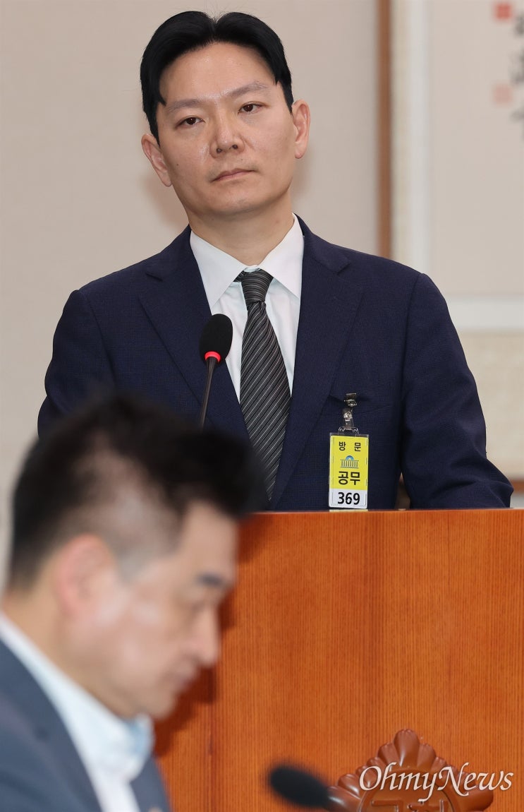 "연어 술 파티" <b>의혹</b> 총정리: 박상용 검사, <b>이화영</b> <b>회유</b> 통한... 