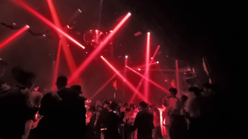 홍대 EDM 클럽, 클럽 버뮤다 남자 혼자 후기, 입장료, 가격! (솔직하게)