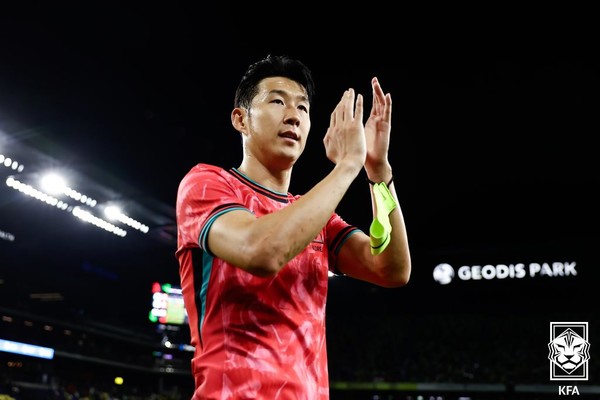 홍명보 감독 이끄는 한국 <b>축구대표팀</b>, 파라과이전 승리로... 