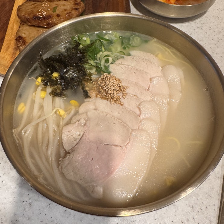  제주 애월 고기국수 맛집 한담국수 곽지애월점 — 소면의 매력