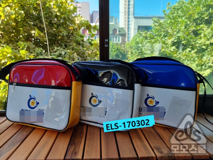  에나멜 수영가방 제작, 수영장가방 색상 분할이 인기인 이유