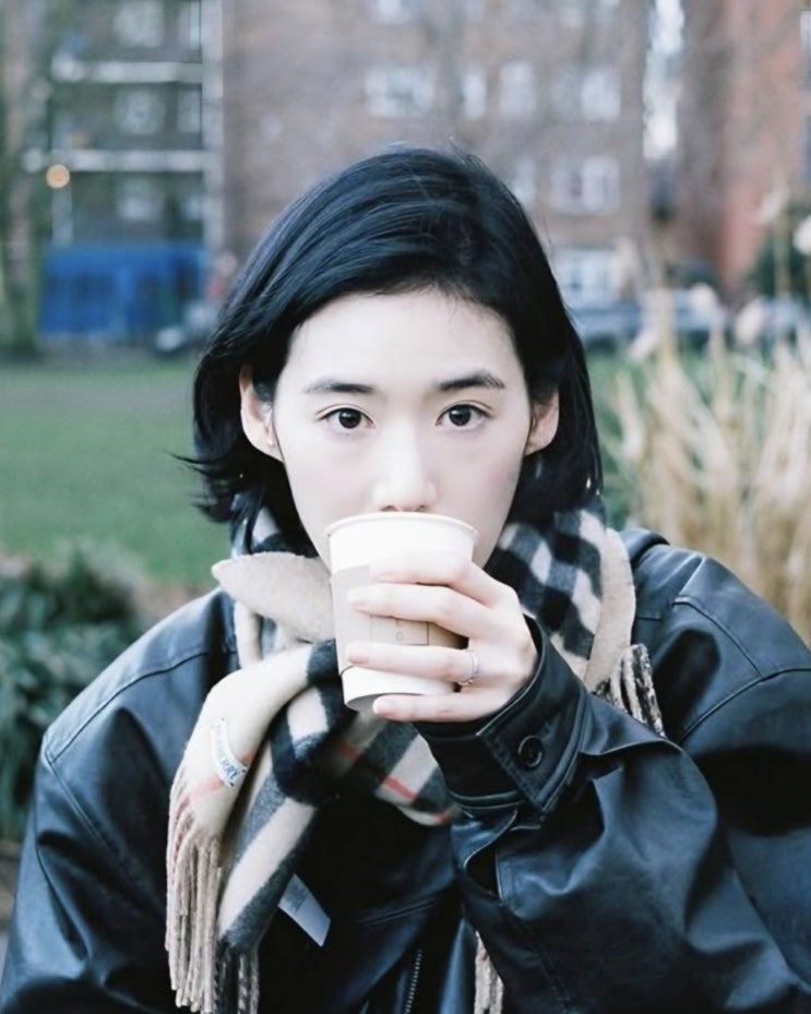  "여자가 봐도 반한다.." 정은채 숏컷 가을 데일리룩 패션