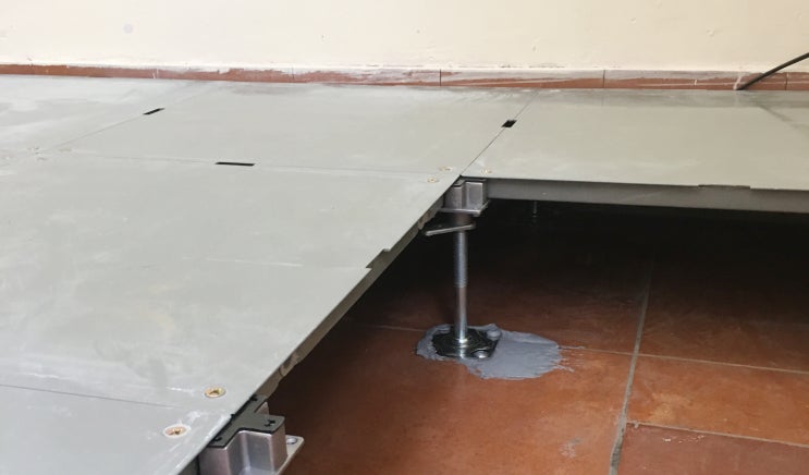  꼼꼼한 OA플로어 FLOOR 시공 과정 납품, 교체 가능