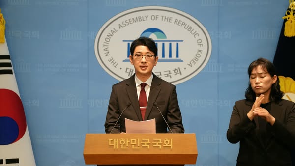 S.Korean Lawmaker Alleges Presidential Aide Linked to... 