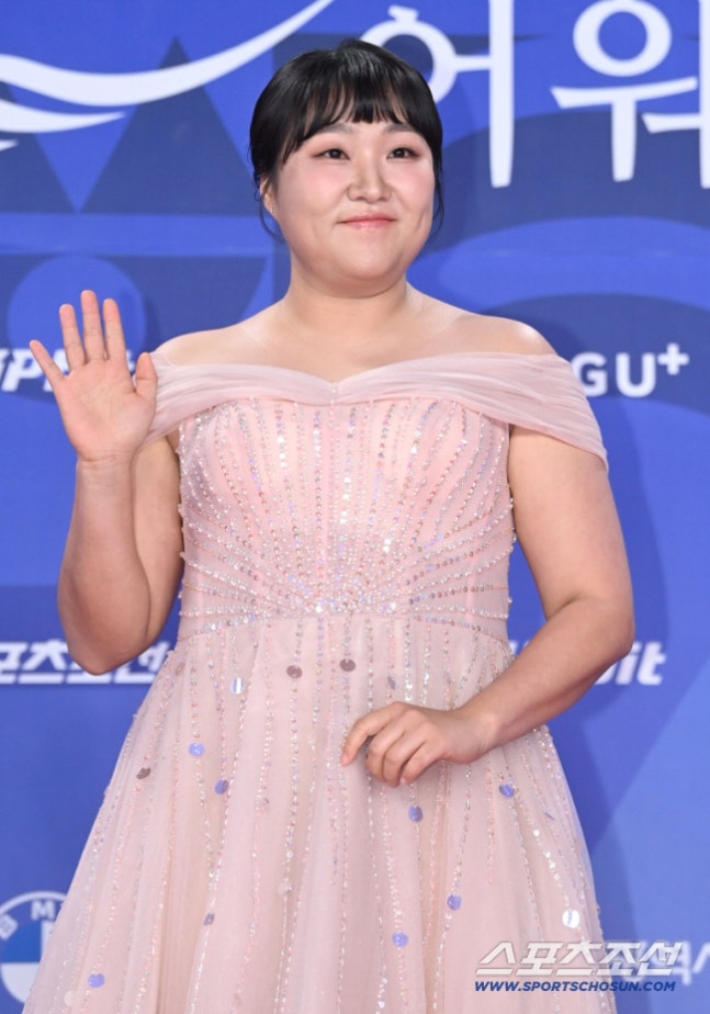 <b>이수지</b>, 백화점에서 연예인DC... 깎아달라 했다" ('<b>살롱드립</b>')