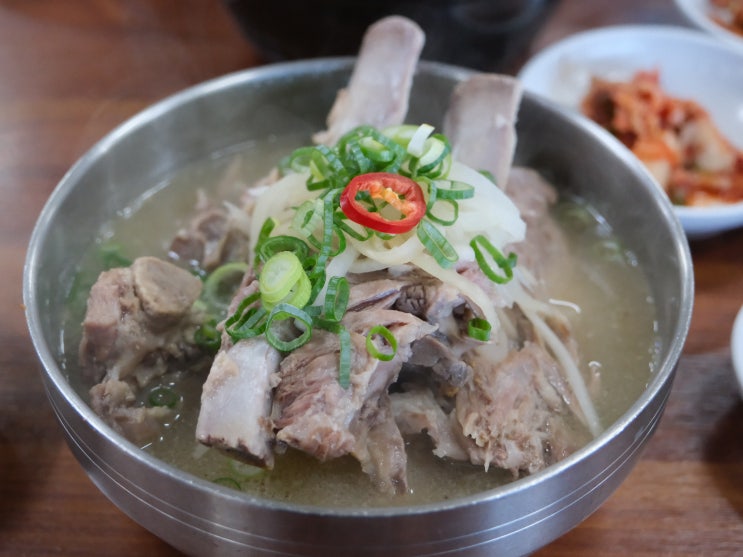  제주공항 근처 제주아침식사 맛집 용두네해장국 — 여행의 시작은 따뜻한 한 그릇으로