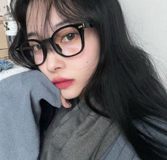  “투디터 블루라이트 차단 사각 투명 뿔테 안경테 — 남녀 공용 & 얼굴형 맞춤”