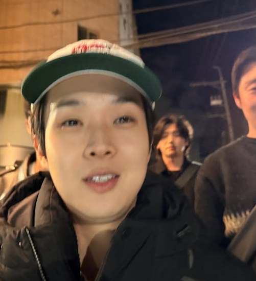   BTS 뷔·최우식·박서준·박형식·픽보이, 청담동서 포착! “우가팸 완전체 떴다”