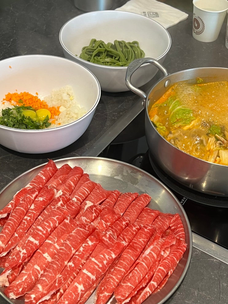  최가네샤브버섯칼국수  따뜻한 국물과 정성 가득한 성수 맛집