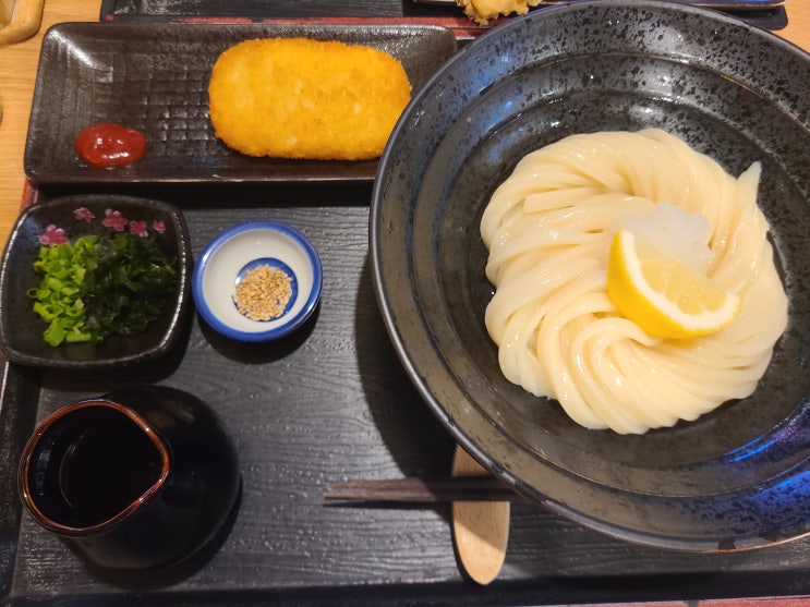  [왕십리역] 성동구에서 즐기는 일본 현지 우동의 맛, 사누키 우동 맛집 <야마타니우동>