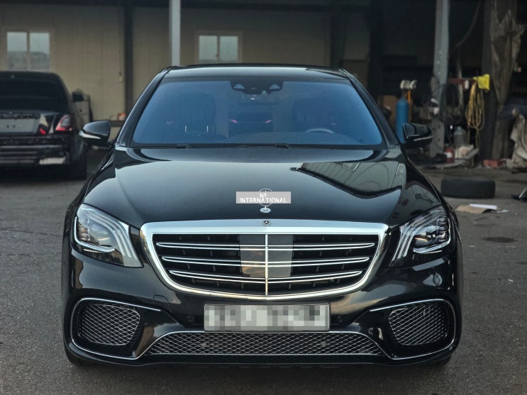  벤츠 W222 S클래스 S600 - 사고수리와 S63 S65AMG 신형개조 컨버전작업을 한번에! 수입차 판금도색 외형복원은 수도권 일산 수입차 슈퍼카전문 파주 일급내유자동차공업사