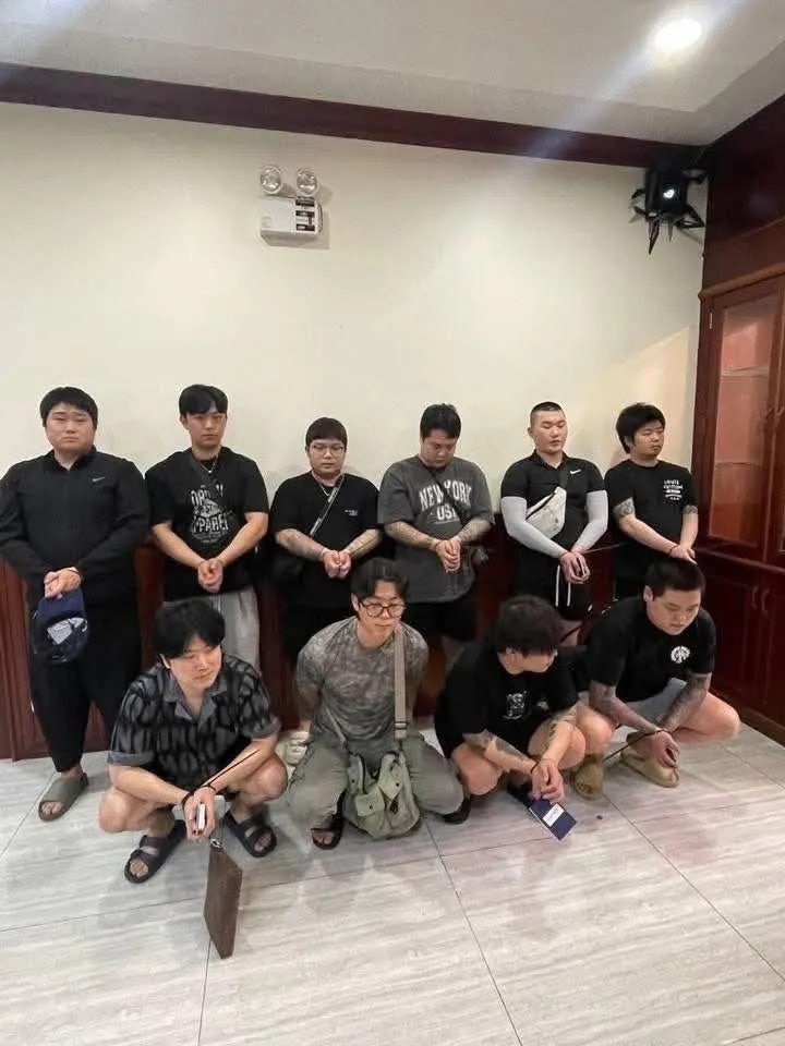 <b>캄보디아</b> 이민국 <b>구금</b> 한국인 80명 귀국 거부! 사망 대학생... 