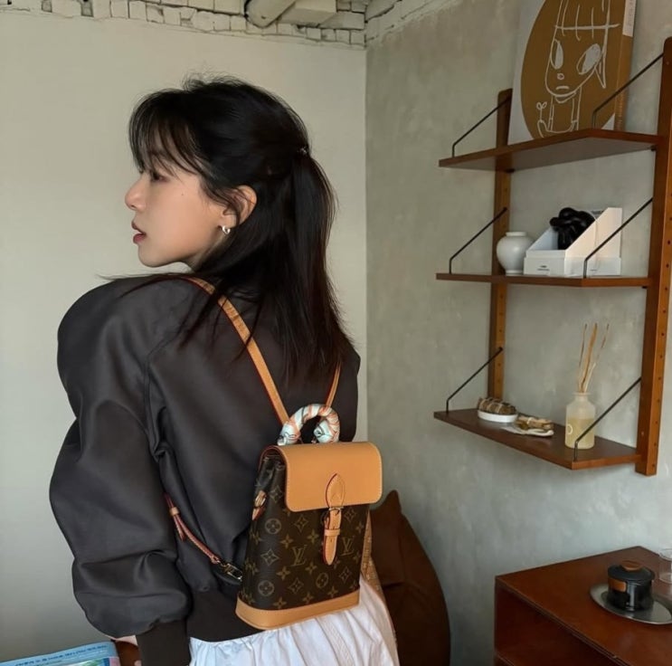  이주명 픽 ! 루이비통 소호 미니 백팩, 데일리백으로 완벽해