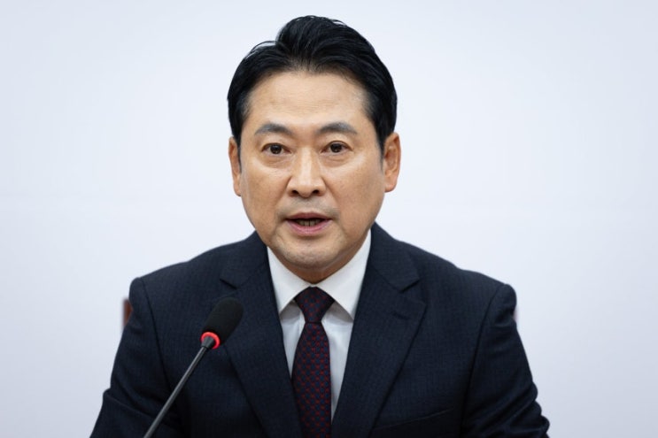 속보｜장동혁 “<b>민중기 특검 고발</b> 예고”… 주식 의혹·양평군... 