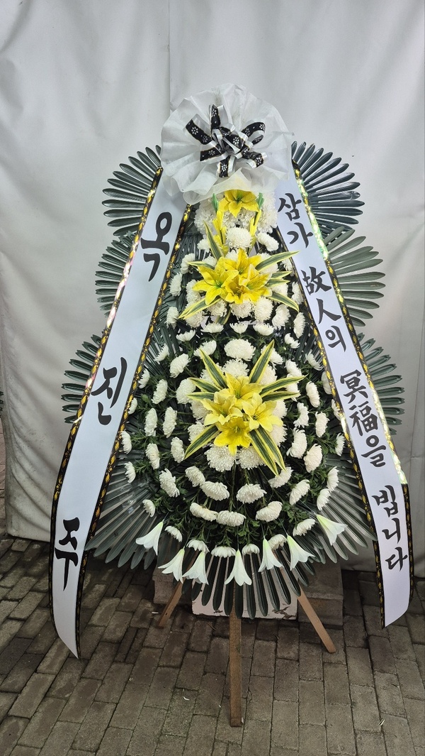  [진이쌤에세이] 인연은 그렇게, 마음의 꽃길이 되어 남는다.
