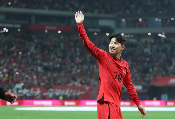  이강인, AFC 올해의 국제선수상 수상 손흥민·김민재 이어 한국 축구의 자부심