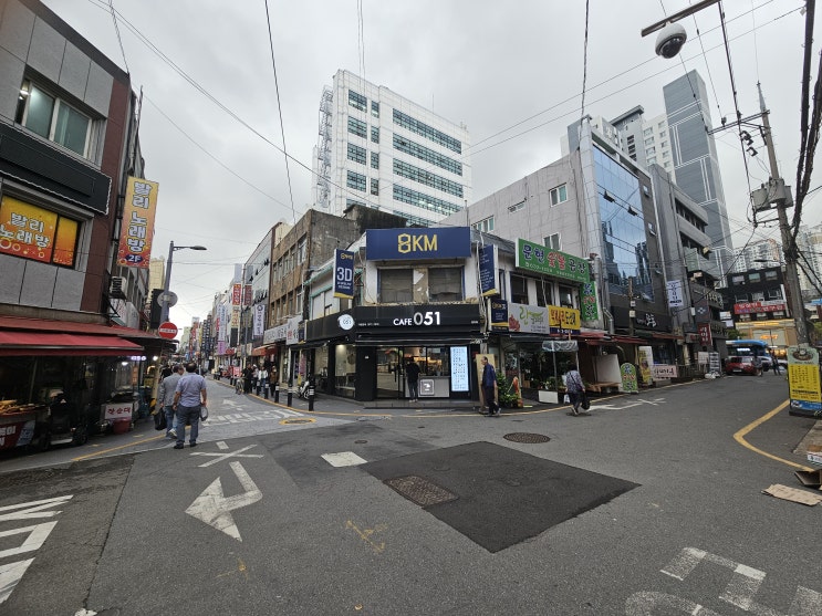  영업 중 하루 만에 끝낸 목공 파티션 이야기, 8케이엠 부산 주얼리 제작 공방 인테리어