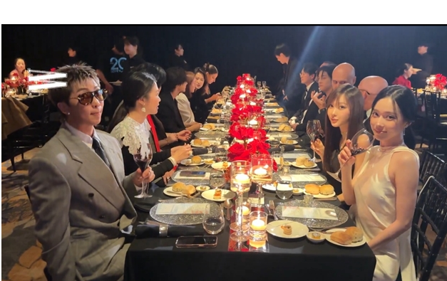 <b>유방암 캠페인</b> 맞아? 샴페인... 연예인들.. 진정성 <b>논란</b>에 시끌