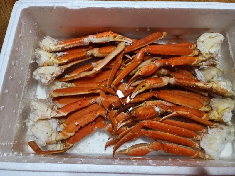 대게장터 / 스노우크랩 자숙 냉동 대게 먹는다.