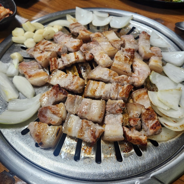  중화역 동네 주민 삼겹살 맛집 '솔밭숯불생고기'