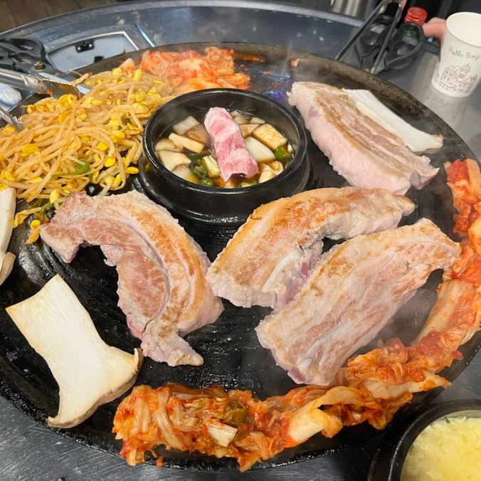  강동구 명일역 근처 삼겹살 맛집 솥뚜껑 돼지야,가족 외식으로 추천!