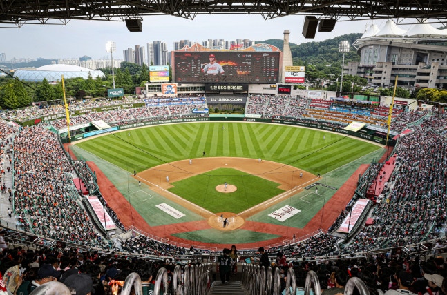 [KBO <b>플레이오프 우천 취소</b> 연기] 10월 17일 <b>한화</b> vs <b>삼성</b>... 