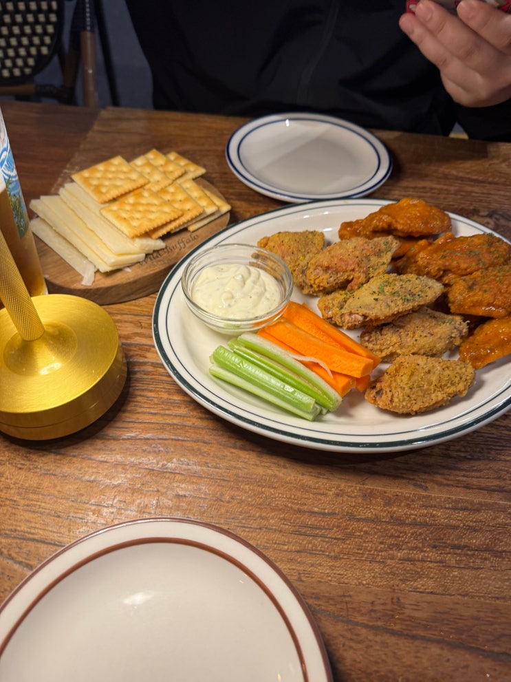  서울 강남구, 압구정 버팔로윙 맛집 성시경먹을텐데 '와일드버팔로'
