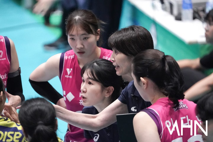 <b>흥국생명 요시하라</b> 도모코, “세터진 기복 줄여야”…데뷔전... 