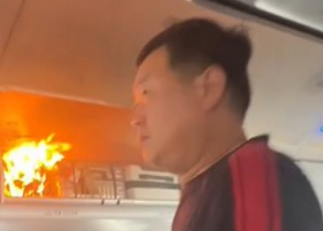 <b>인천행</b> 中<b>여객기</b>, 비행 도중 "펑" 터졌다 ..비상착륙