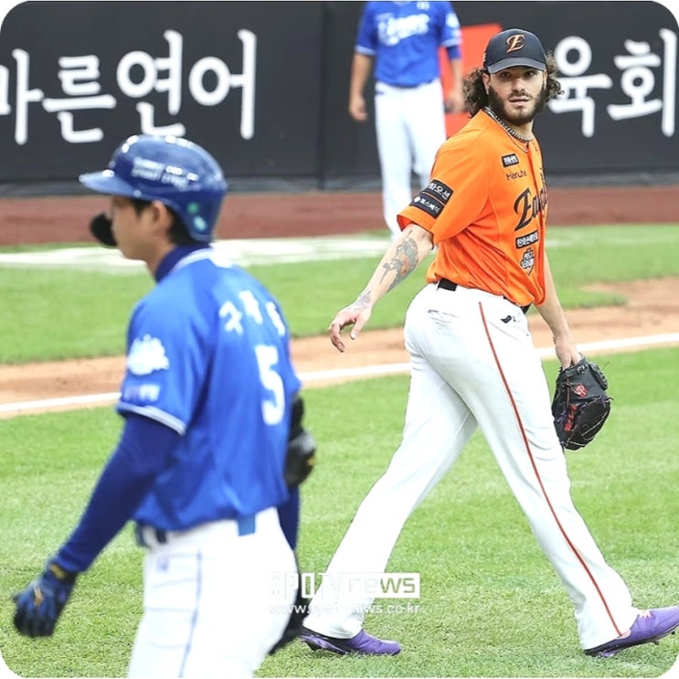 <b>구자욱</b> <b>폰세</b> <b>신경전</b>, 인터벌 25초 안에 펼쳐진 포스트시즌의... 