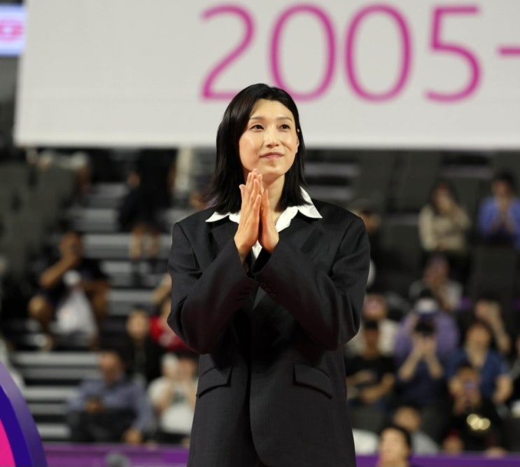 <b>은퇴식</b> "단 5명 뿐! 프로배구 역사상 '<b>김연경</b>'이 가진 영구결번... 