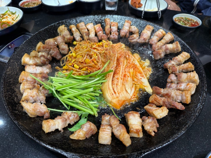  화성 병점 삼겹살집 '솥고집' | 솥뚜껑 김치 삼겹살 후기