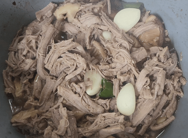 돈육장조림 만들기 - 부드럽고 깊은 맛의 집밥 레시피
