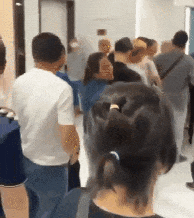 캄보디아 ‘프린스은행’ 대규모 뱅크런… <b>미국 제재</b> 후폭풍... 