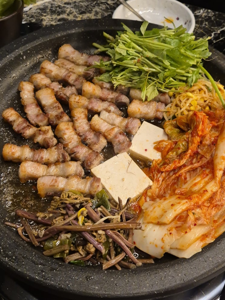  [가산디지털단지 맛집] '김치굽는삼겹살' 본점 | 짬뽕탕과 삼겹살의 완벽한 조합!