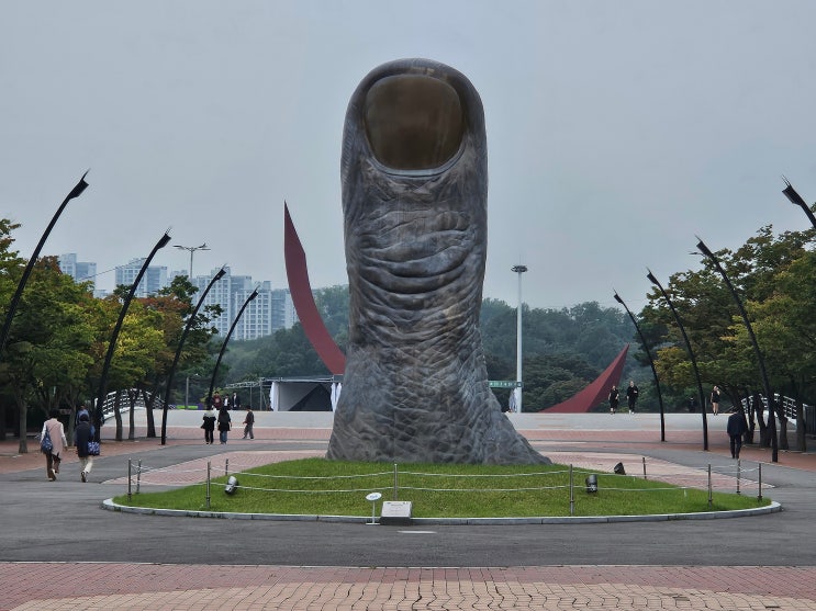  서울특별시 여행 (올림픽공원 만남의 광장의 조형물 : 엄지손가락,위장지,호돌이와 백호돌이)